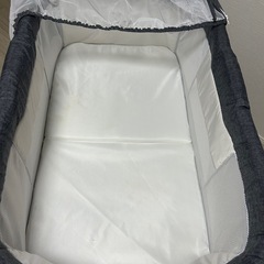 ベビーベッドの画像