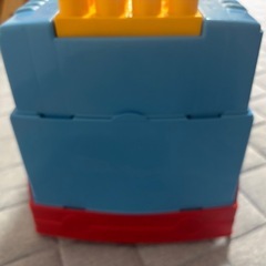 レゴ仕様のビッグなトーマス　幼児が乗って動けるサイズの画像