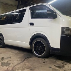 200系ハイエース　オーバーフェンダーダウンフェンダー？の画像