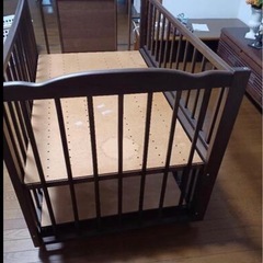 ベビーベッドの画像