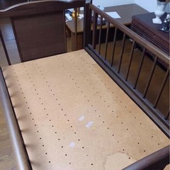 ベビーベッドの画像
