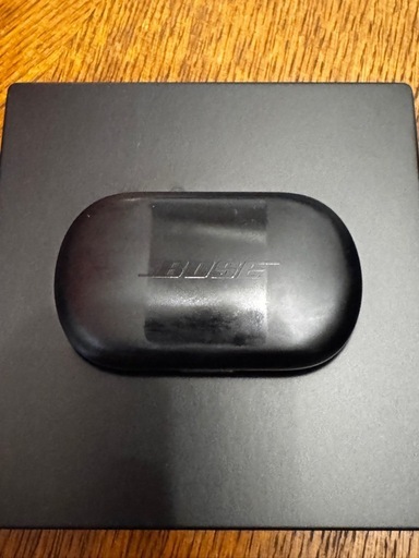 【お取引中  
1万円】BOSE QuietComfort Earbuds（付属品完備・動作良好・除菌清掃済）