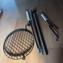 キャンプ　グリルスタンド　ファイヤーラックの画像