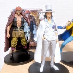 ワンピース フィギュア各1点ずつの画像