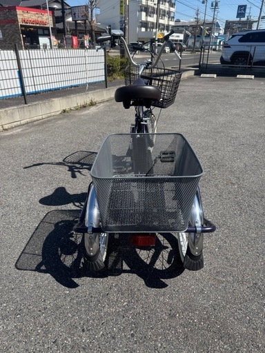 電動アシスト三輪自転車