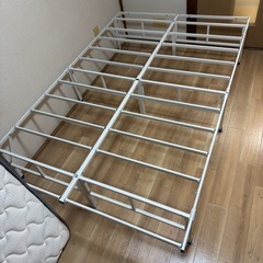 セミダブルベッドの画像