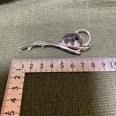 ブローチ(ヘマタイト)の画像