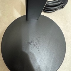 Razer Base Station V2 Chroma ヘッドホンスタンドの画像