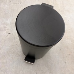 ゴミ箱高さ26〜27cm 白と黒　2つセットの画像