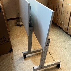 訳あり会議テーブル天板跳ね上げ式キャスター付き　多数ありの画像