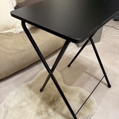 折りたたみテーブルの画像