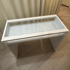 ネイルテーブルの画像