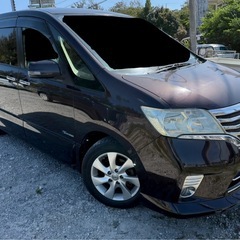 セレナ  S-HYBRID  ８人乗りの画像