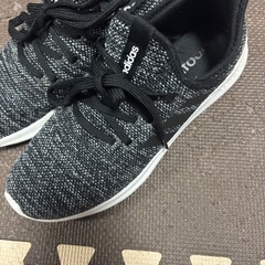 adidas  25cmの画像