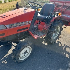 ヤンマートラクターの画像