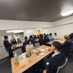 ２８日ご飯会します✨女子結構きます👫