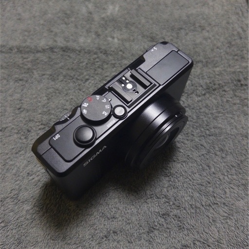 直接取引値下げ交渉可　
美品　SIGMA DP1 foveon x3  新品バッテリー