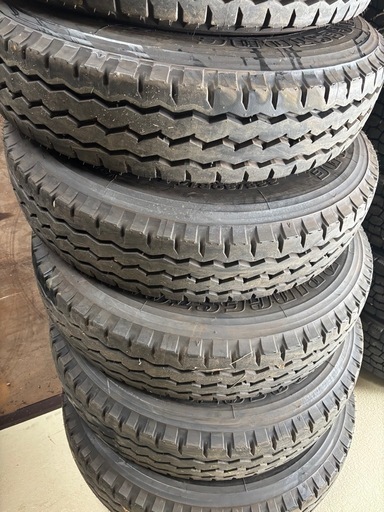 M+S 225/65R17 EXCEEDER DUNLOP 4本 9分山 M+S 225/65R17 EXCEEDER DUNLOP 4本 9分山