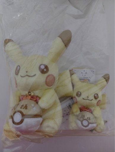 30周年記念　ぬいぐるみ　ピカピカピカチュウ&30周年記念マスコット
