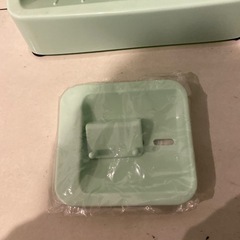 風呂場で使うシャンプーなどを立てる棚の画像