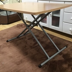 昇降式テーブルの画像