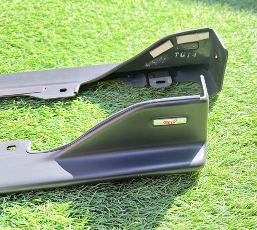 
スバル レヴォーグ STI VM4/VMG 左右セット　サイドスポイラー 純正 SG517VA110 ST96030VV030
