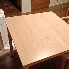 ダイニングテーブル ニトリの画像