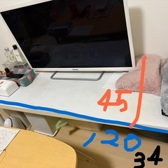 チェスト4段と白いローテーブルセット！使用感ありの画像