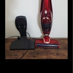 サイクロン式 /コードレス掃除機 PIERIA(ピエリア) レッド DVS-1401の画像