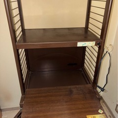 木製の 米びつ付きレンジ台（米櫃） です。の画像