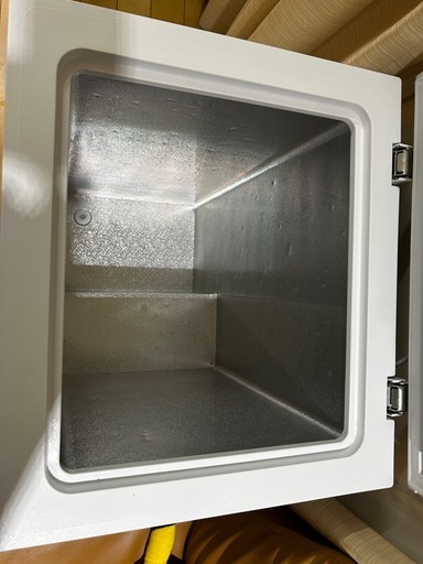 値下げ‼️【2023年製】アイリスオーヤマ冷凍庫 PF-B100TD-W 100L 上開き　