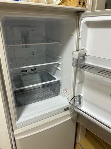 2021年製　三菱冷蔵庫　 MR-P15F 名古屋市優先】三菱 MR-P15F-W 2ドア冷蔵庫 146L 2021年製北