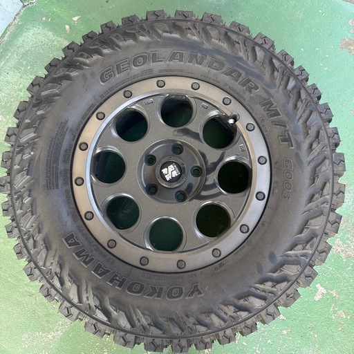 ジオランダー　M/T 285/70R17 1本のみ