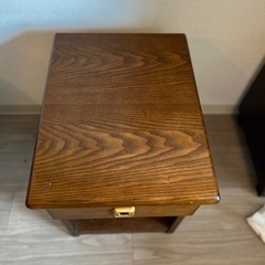 ベッドサイド台の画像