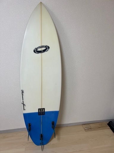 サーフボード 5’11 FCSⅡ トライフィン 付属: フィン、リーシュ、ケース