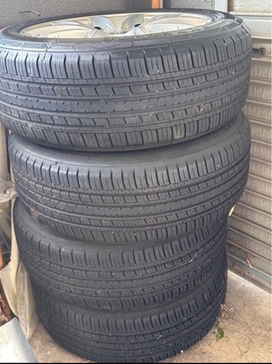 225/55 R18 アルミタイヤ　4本セット。
