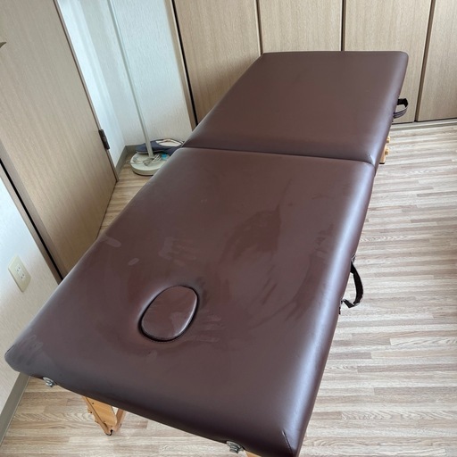 新品同様　エステ　整体　ベッド