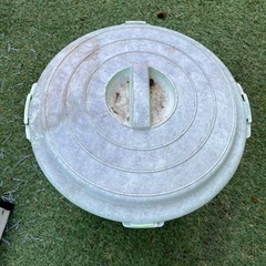 蓋付きバケツの画像