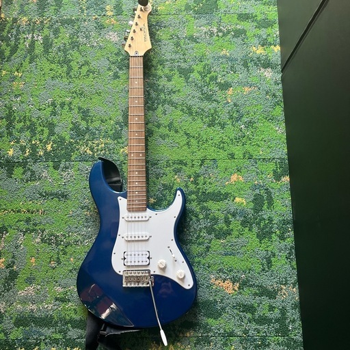 YAMAHAヤマハ PACIFICA012 エレキギター
