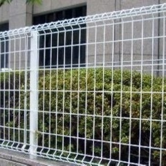 不要になったメッシュフェンス