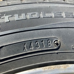 ホイール付きスタッドレスタイヤの画像