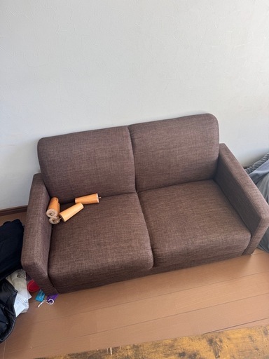 美品☆２人掛けソファー　足付き　