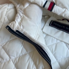 Tommy Hilfiger  ダウンジャケット　白の画像