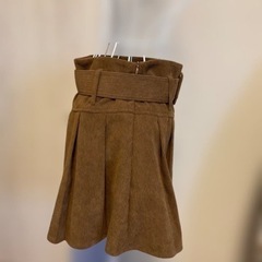 ブラウン コーデュロイ プリーツスカート ウエストベルト付きの画像