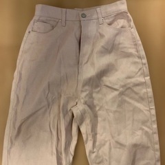 淡いピンク ストレートデニムの画像