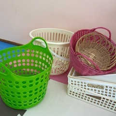 カゴいろいろの画像
