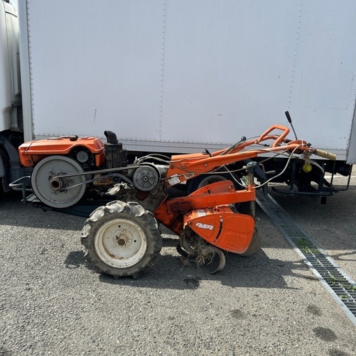 今週中に　引き取り可能な方
クボタ 農用トラクター歩行型 KU72   E7-KU エンジンかかります