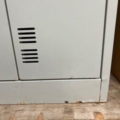 ▼リサイクルショップだいえい    事務　ロッカー 4人 鍵付き オフィス 収納の画像