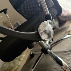 肘付メッシュバックチェアーの画像