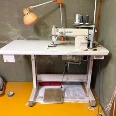 ミシンテーブル付き！工業用ミシン JUKI DDL-5580Nの画像